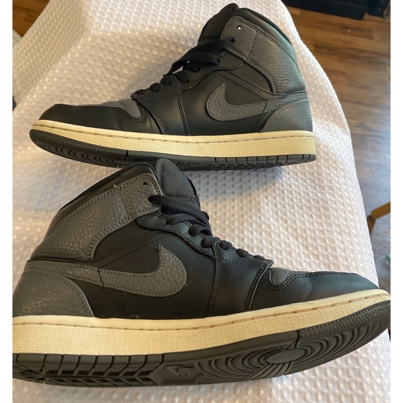 Nike Air Jordan 1 Retro Dark Grey Size 7.5 - Picture 5 of 12